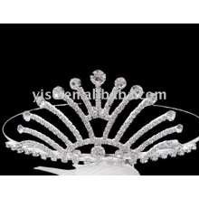 Encantadora tiara de diamantes de imitación